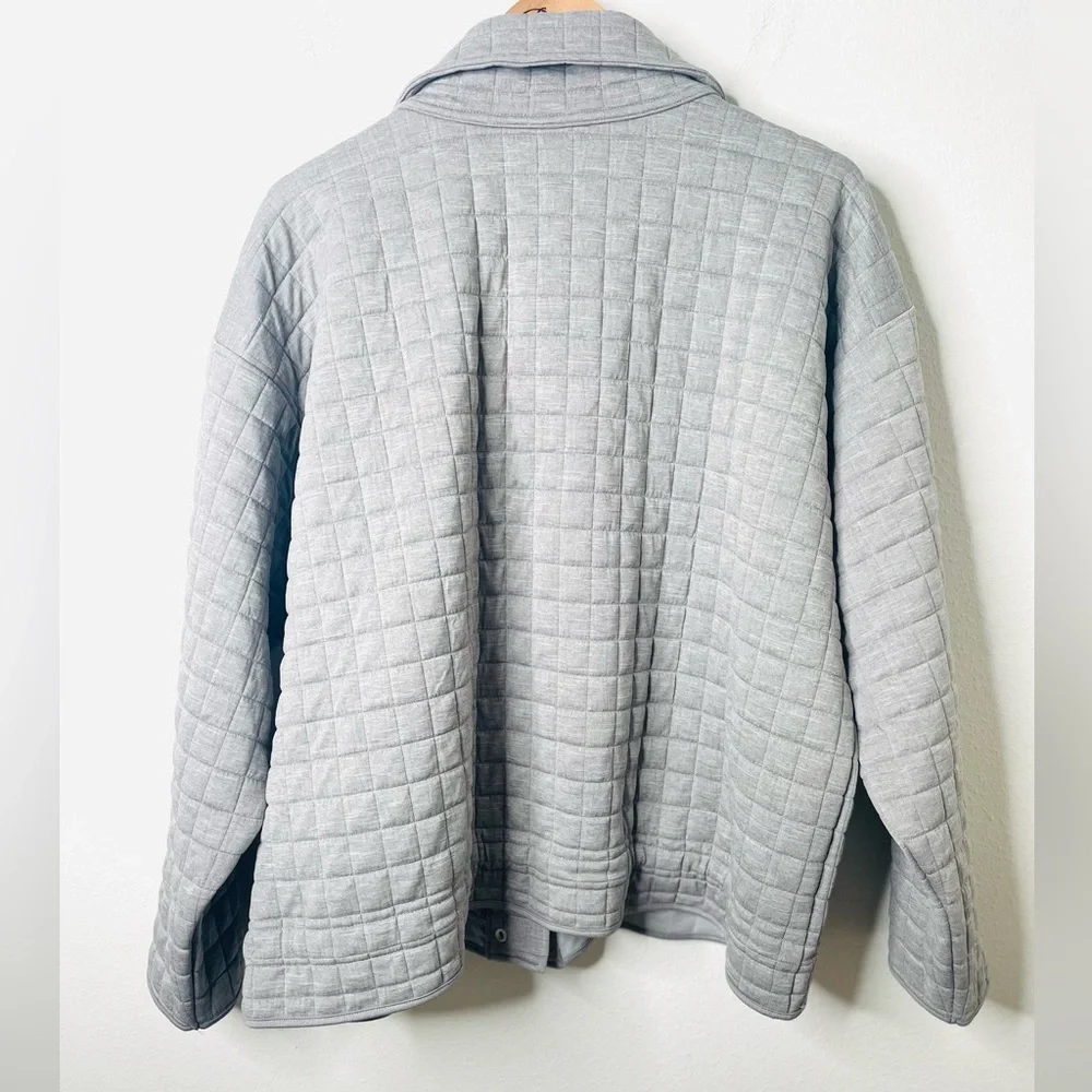 Chico's Jacket Womens Medium Quilted Coat Mid Hip Length Snap Quiet Luxury Gray‎